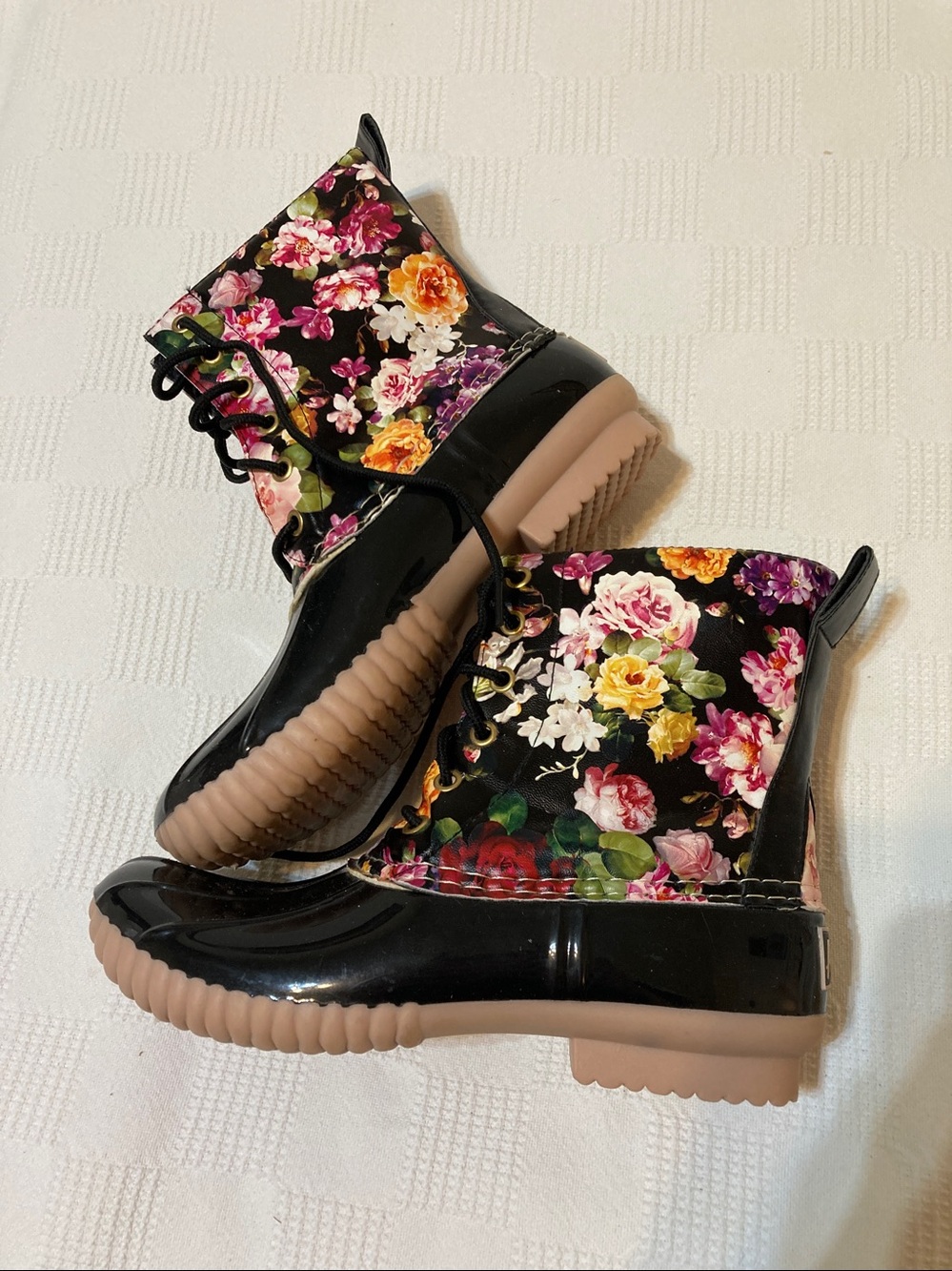 Avanti Black Floral Lace-Up Duck Boots - Women Size 7 - Picture 4 of 10